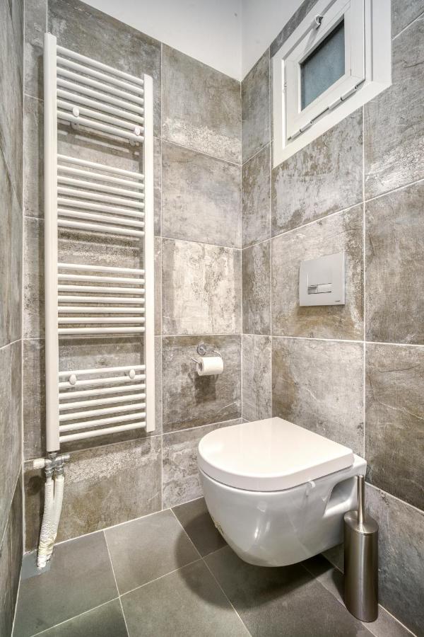 Bright Spacious Luxury Apartment In Prime Central Atene Esterno foto