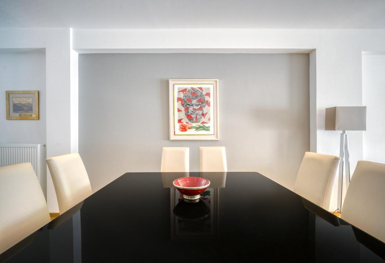 Bright Spacious Luxury Apartment In Prime Central Atene Esterno foto